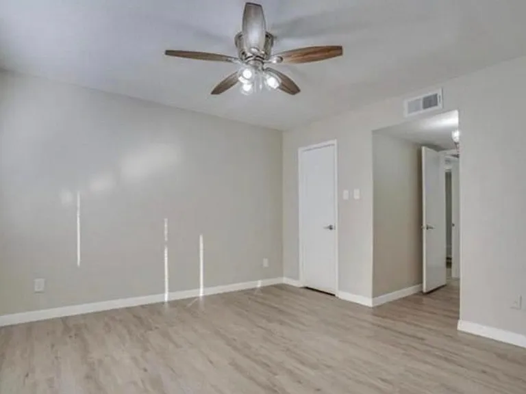 10650 Steppington Dr #122 — Photo 17