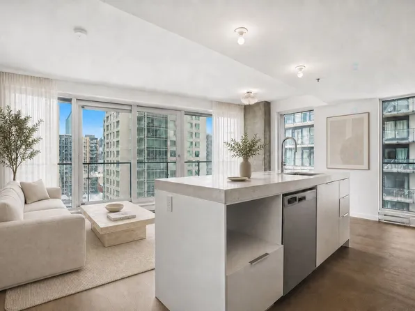 101 Rue Peel #1502, Montreal, QC H3C 0Y1
