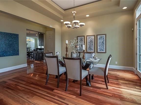 4th image of 14 Heather Hill Ln