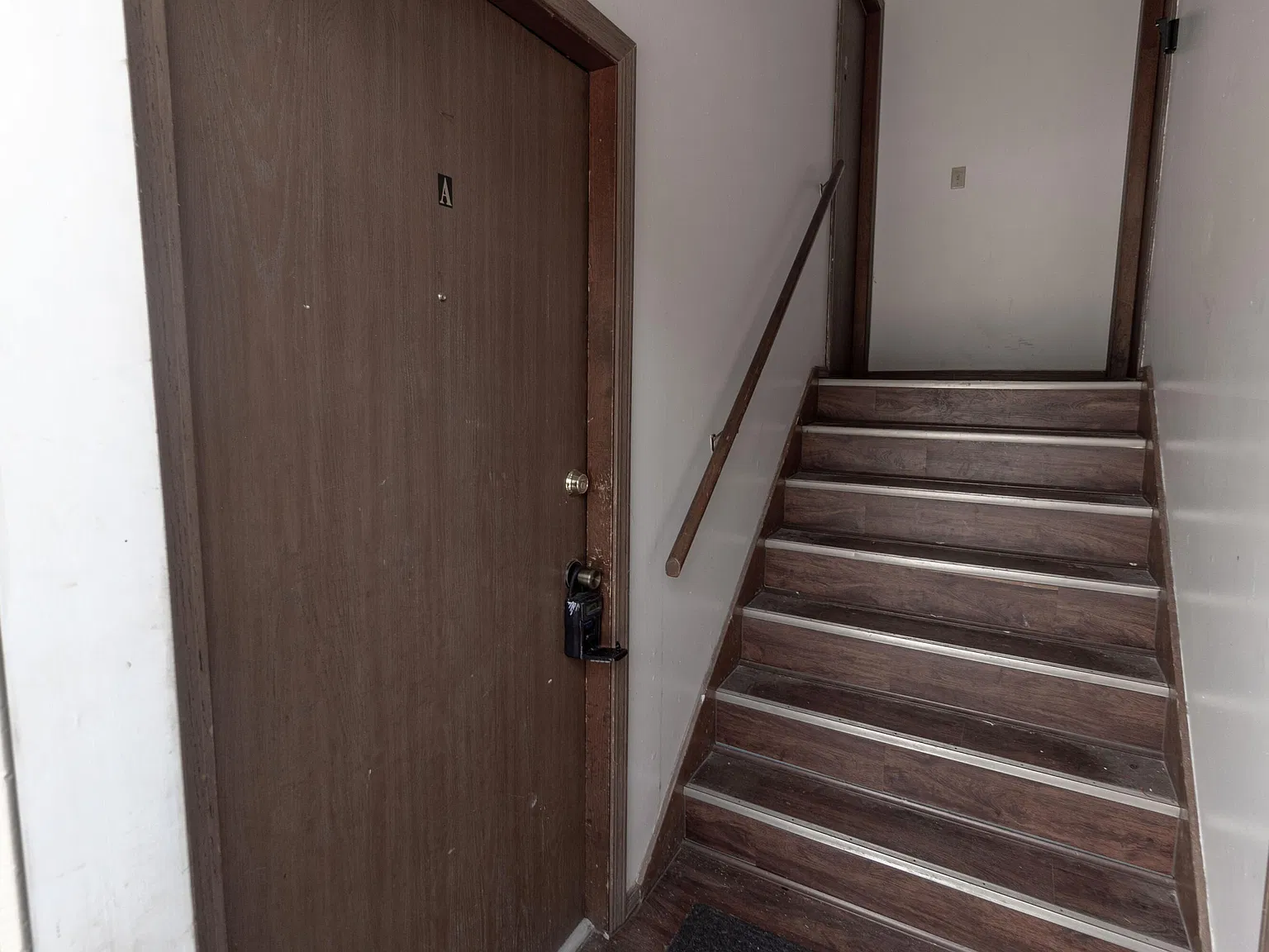 2 bed, 1.0 bath, 840 sqft, $1,050 — Photo 3