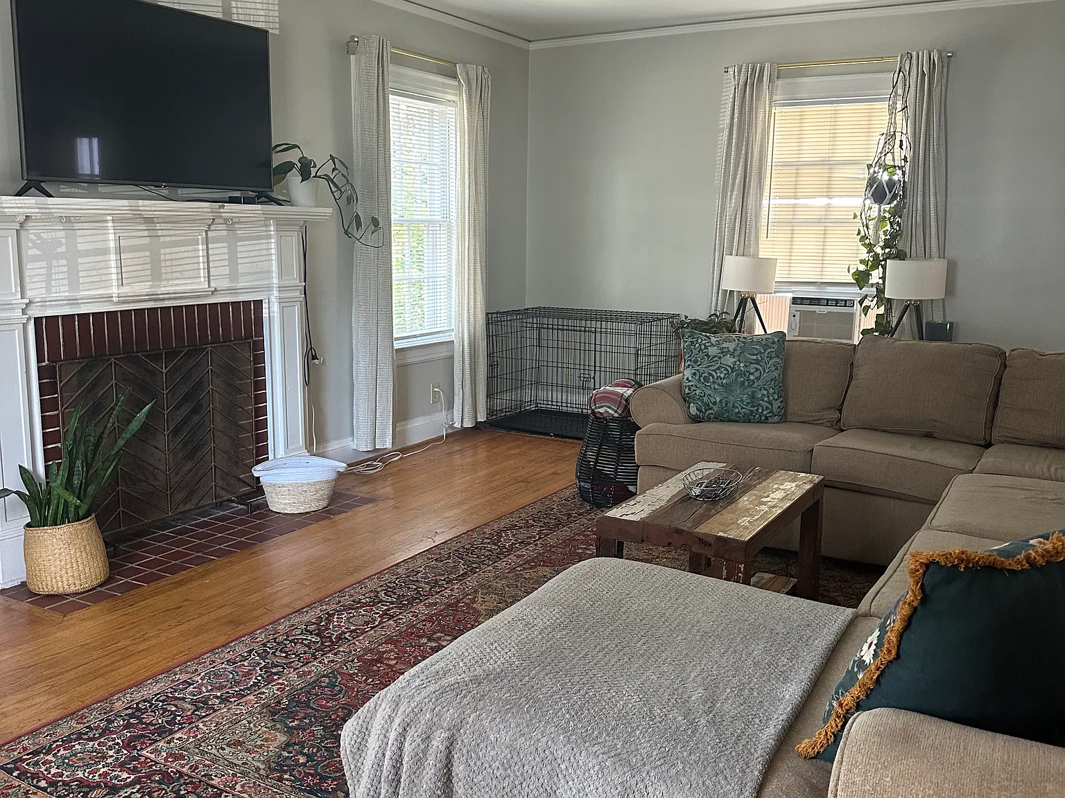 4 bed, 1.5 bath, 2018 sqft, $2,200 — Photo 3