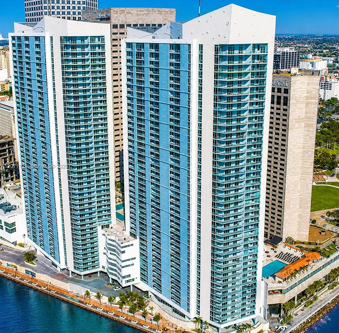 One Miami East Condo — Photo 1