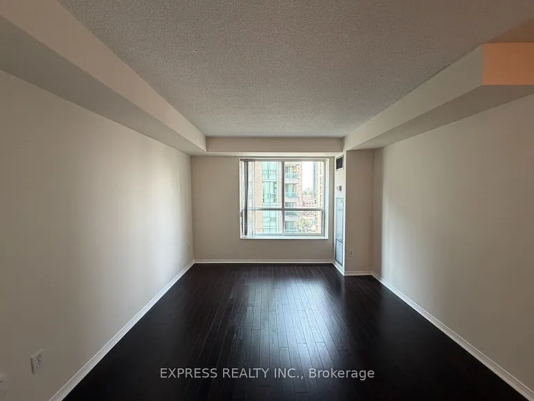 942 Yonge St #212 — Photo 11