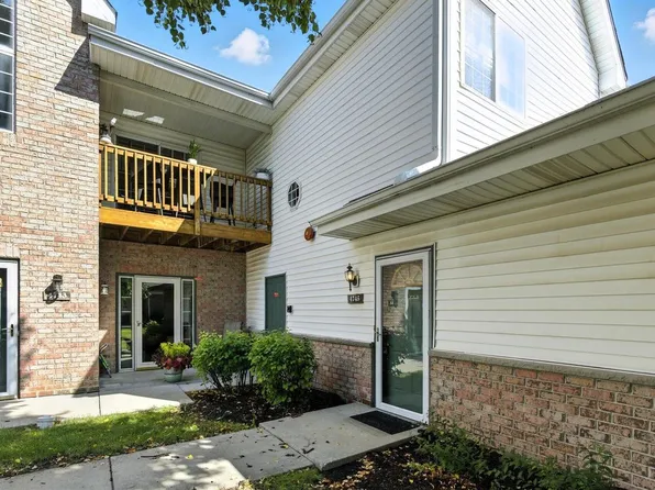 4745 South Hunter LANE, New Berlin, WI 53151