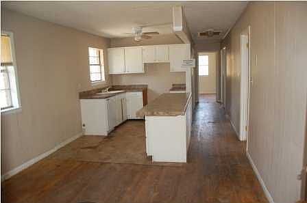 2nd image of 1116 Mowbray Pike