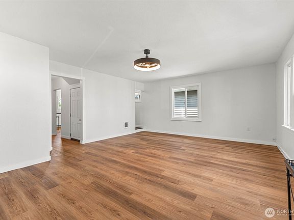5th image of 411 11th Street