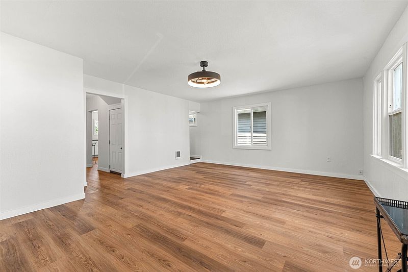 5th image of 411 11th Street