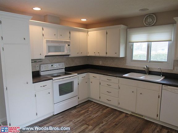 3rd image of 8110 Lake St