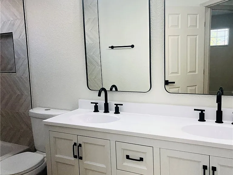 7837 Millhopper Ave — Photo 21