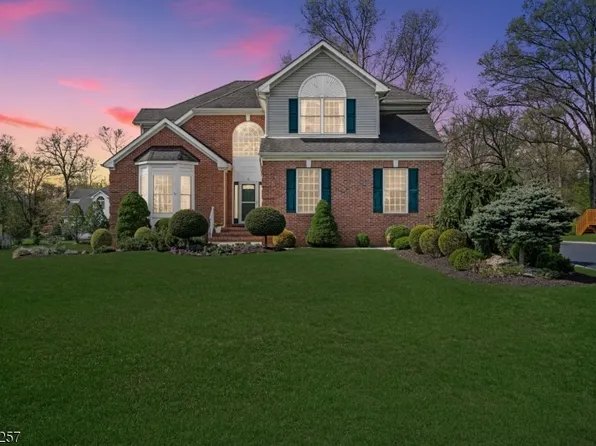 5 Emmons Ct, Bridgewater Twp., NJ 08807