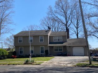 2 Dove Ct, Sicklerville, NJ 08081