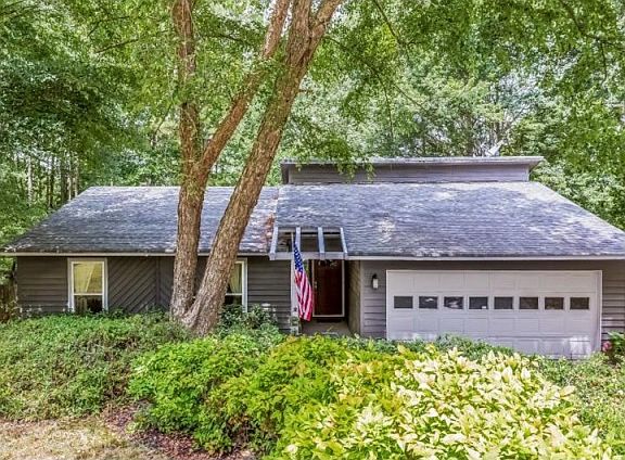 2nd image of 110 Lakeland Way