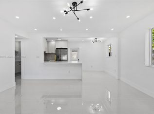 10860 SW 40th Ter, Miami, FL 33165