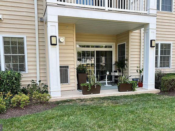 2nd image of 15201 Royal Crest Dr APT 102