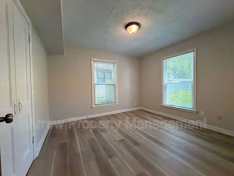 5121 Pioneers Blvd — Photo 15
