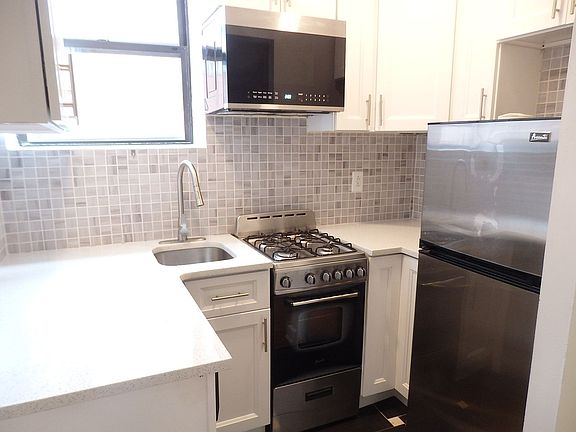 5th image of 601 10th Ave APT 5D