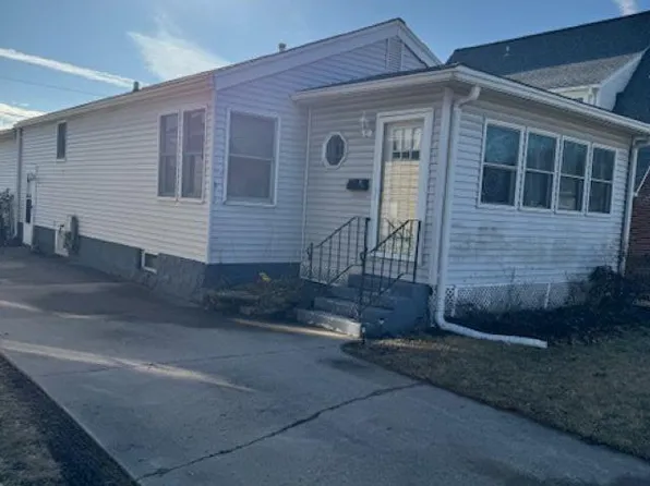 317 7th Ave N, Clinton, IA 52732