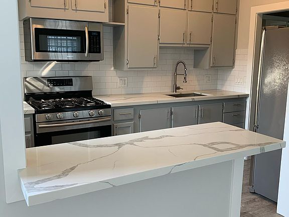 3rd image of 832 Hilldale Ave