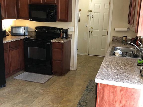 4th image of 7250 Chatham Manor Way