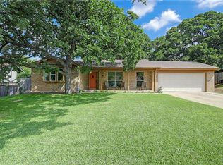 720 Toni Dr, Hurst, TX 76054