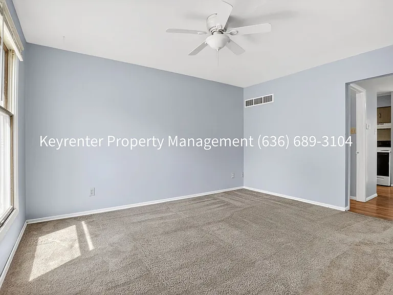 920 Parkcrest Dr — Photo 15