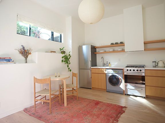 2nd image of 933 Sanborn Ave #931