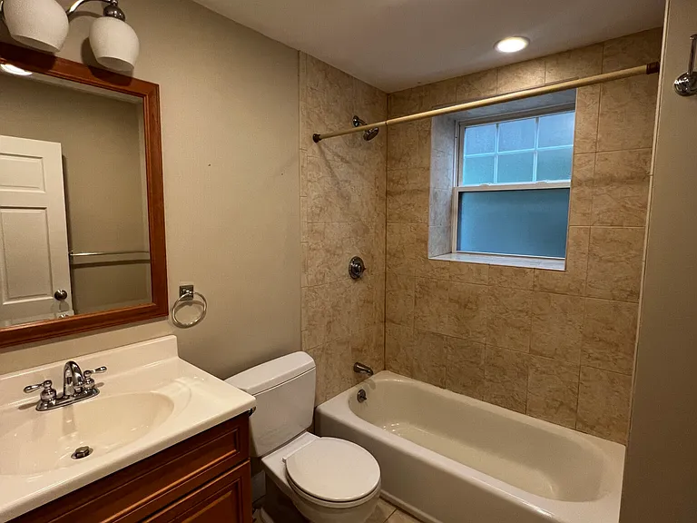 123 W 3rd St #123 — Photo 6
