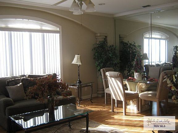 3rd image of 2669 Seville Blvd