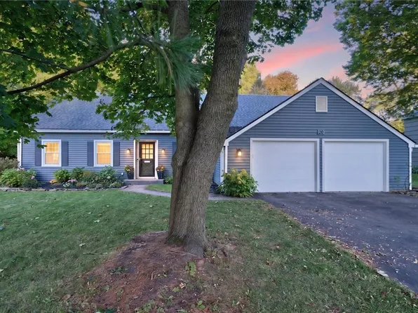 20 Schoolhouse Ln, Rochester, NY 14618