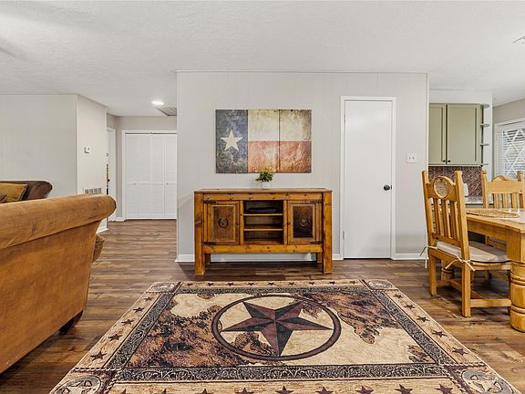 3rd image of 61 Southwood Forest Rd