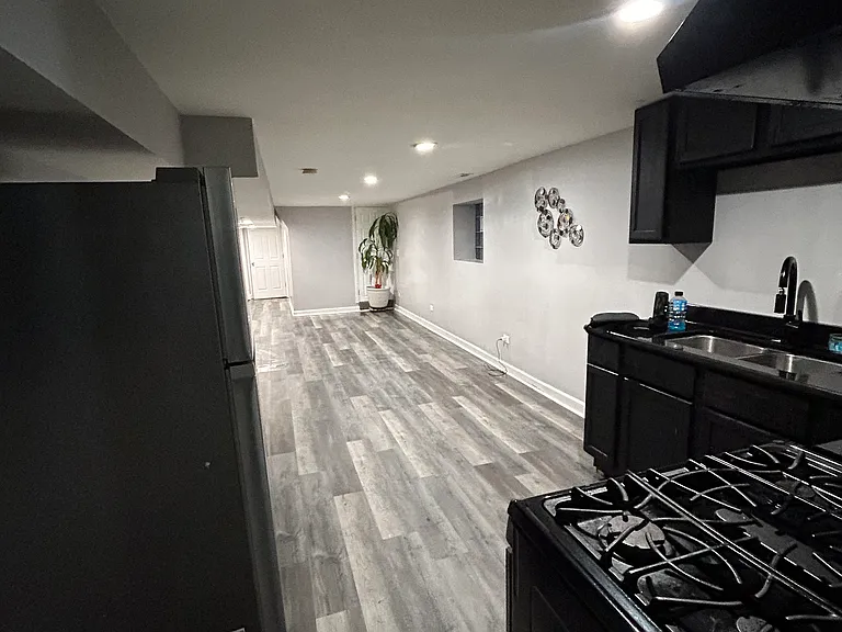 6117 S Maplewood Ave #2 — Photo 4