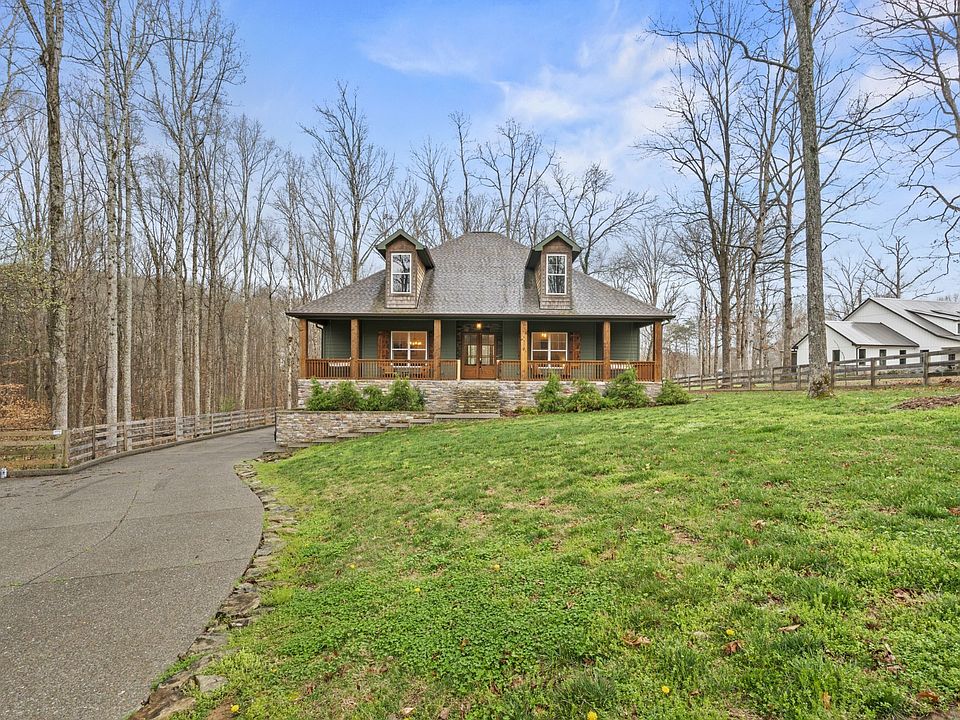 1st image of 1073 Split Rail Cir