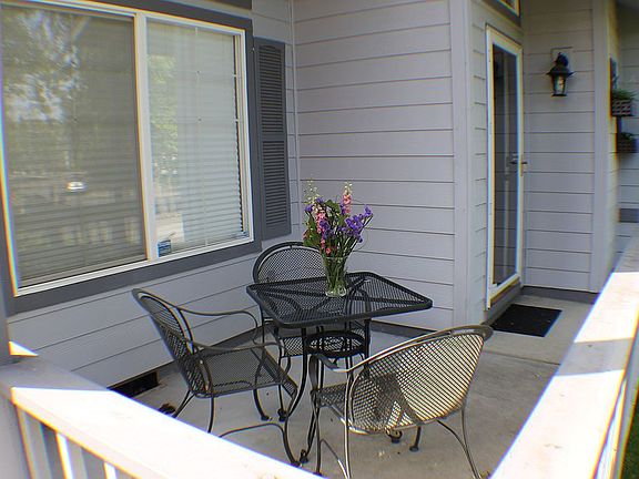 3rd image of 17600 SE 17th Cir