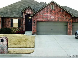 3304 S 18th St, Broken Arrow, OK 74012
