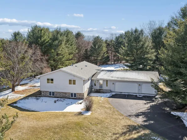 725 Packer Dr, Hudson, WI 54016