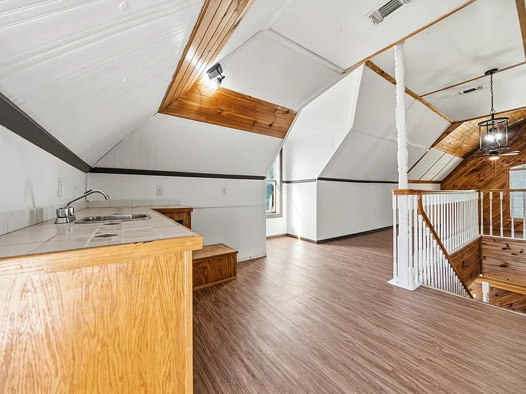 700 Harrel Ave — Photo 21