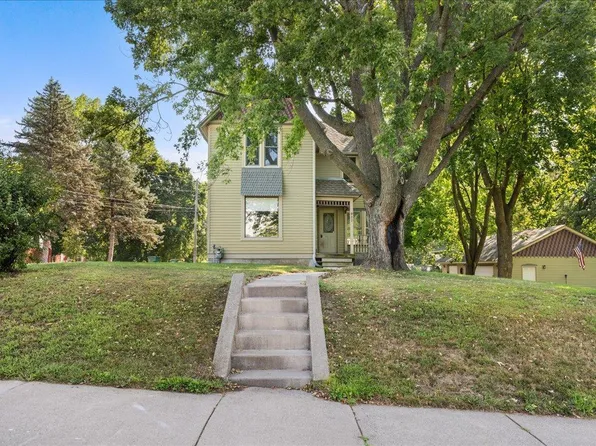921 4th St N, Stillwater, MN 55082