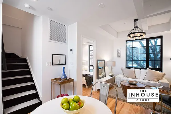 Sold by The In House Group | media 6