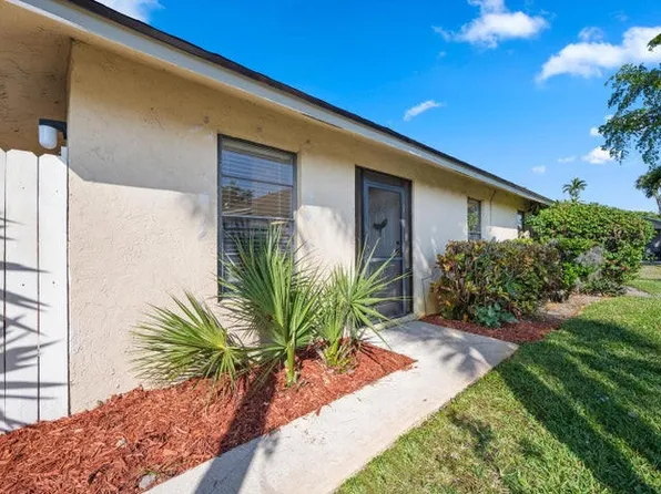 197 SE 1st Cir #15B, Boynton Beach, FL 33435