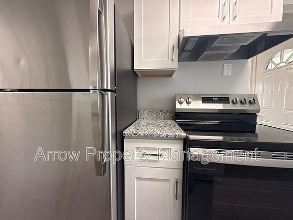 5th image of 407 H St Building 16-4