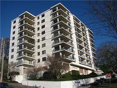 4th image of 100 Ward St 205 #205