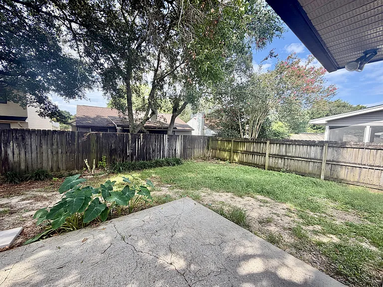 3932 Balsam Dr — Photo 8