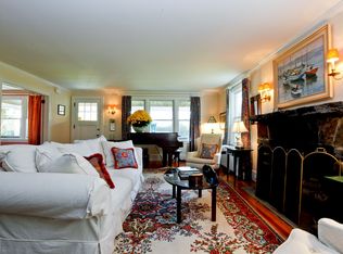 24 Whippoorwill Rd E, Armonk, NY 10504