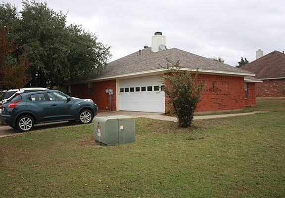 2nd image of 404 W Sherman Dr