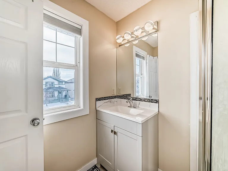 2362 29a Ave NW — Photo 34