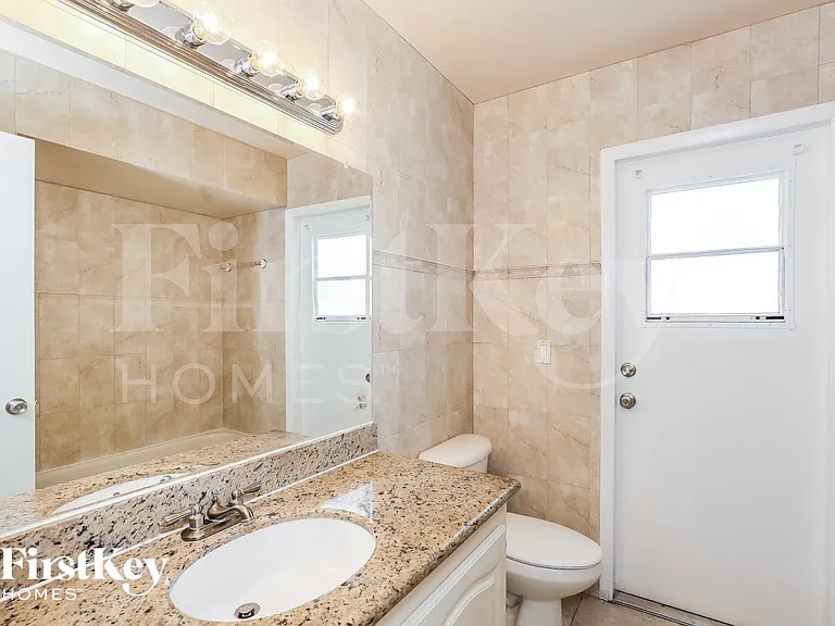 7200 NW 46th St — Photo 14