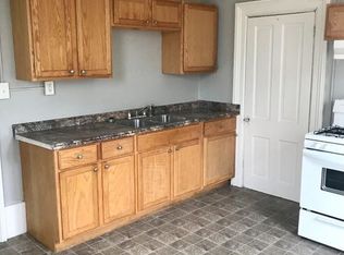 427 1/2 E 14th St, Davenport, IA 52803