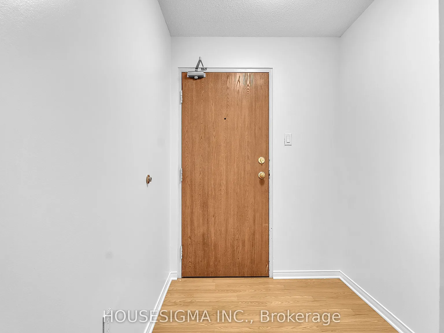986 Huron St — Photo 3