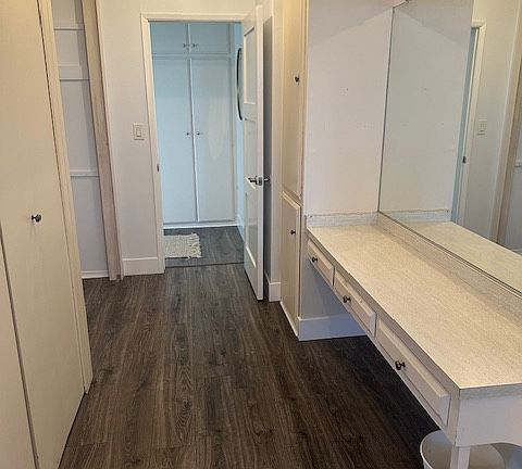 4th image of 930 3rd St APT 302