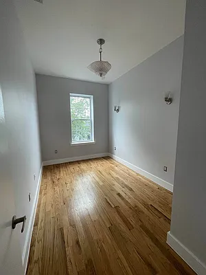 Rented by Greenrock Management | media 33